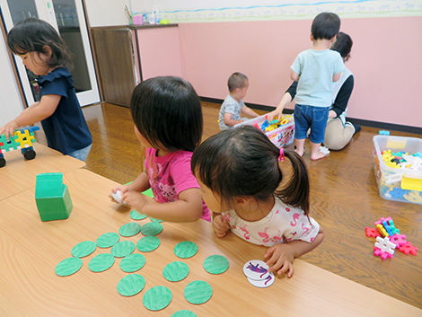 お友達と元気に遊べる子